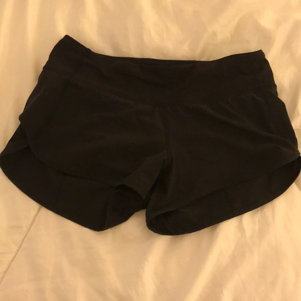 Lululemon women’s shorts with liner size 4